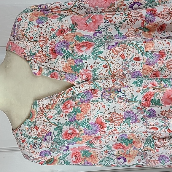 Jones New York Floral Blouse - Picture 2 of 13